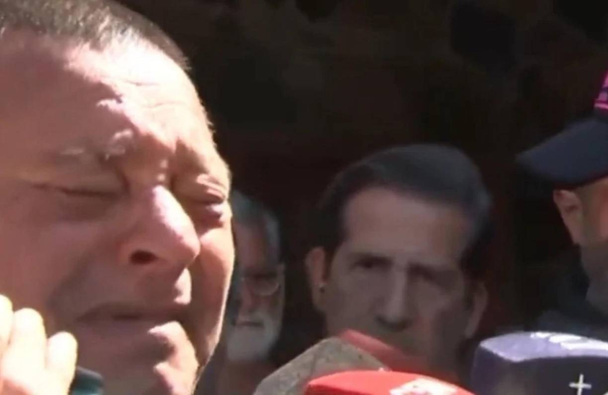 En medio del dolor, los nervios y la tristeza de la familia, Oscar, uno de los hermanos de la víctima, le apuntó directamente al operativo. “Lo mató la represión policial. No es un tema de inseguridad, fue a ver un partido de fútbol como toda la gente que fue a la cancha. A él y a las 25 mil personas las agredió la policía de la Provincia de Buenos Aires”, expresó .