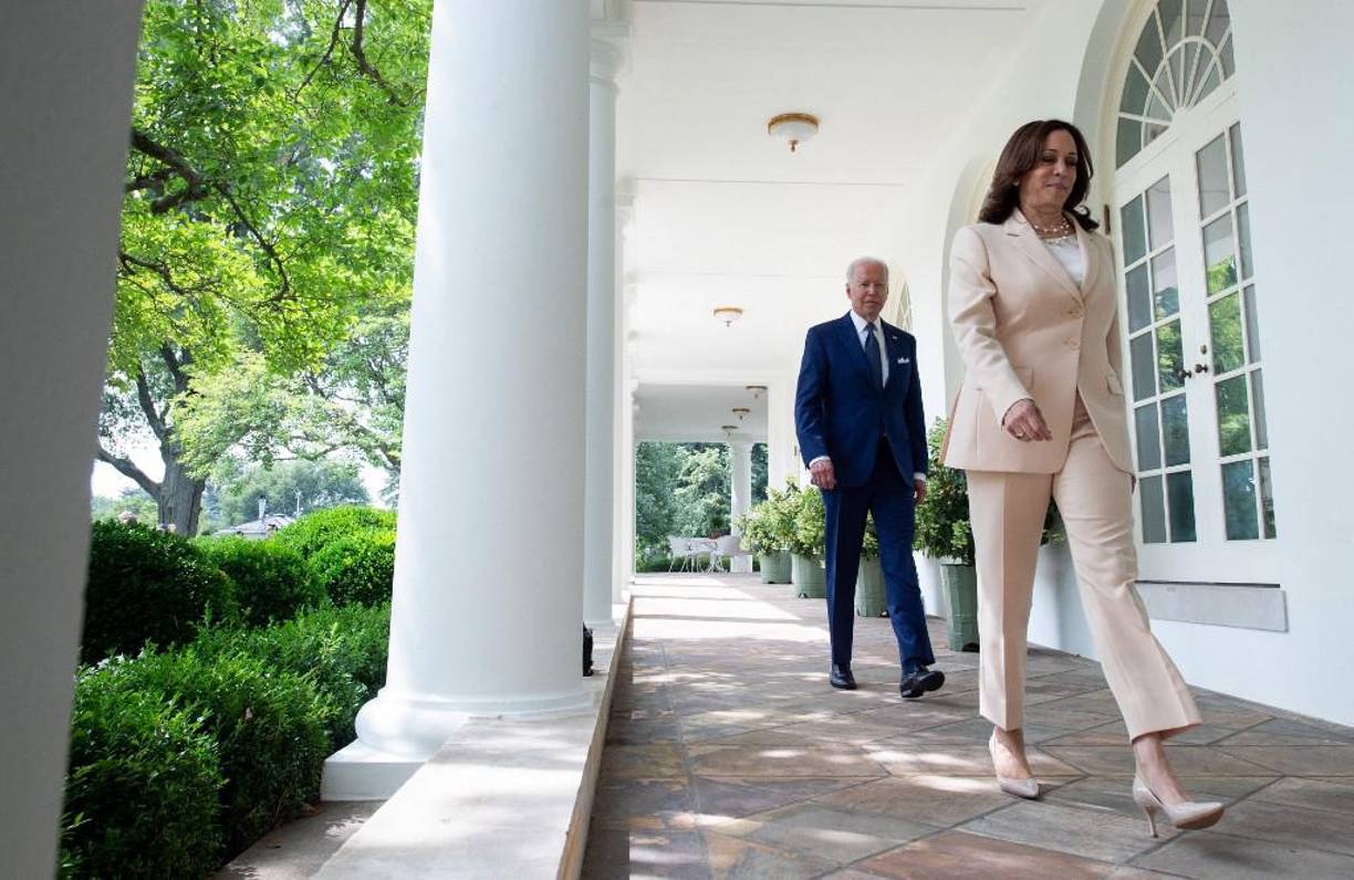 “Su honestidad, su integridad, su compromiso con su fe y su familia, su gran corazón, y su amor, su profundo amor por nuestro país, soy testigo de ello todos los días. Nuestro presidente, Joe Biden, lucha por el pueblo estadounidense y estamos profundamente agradecidos por su servicio a nuestra nación”, añadió.