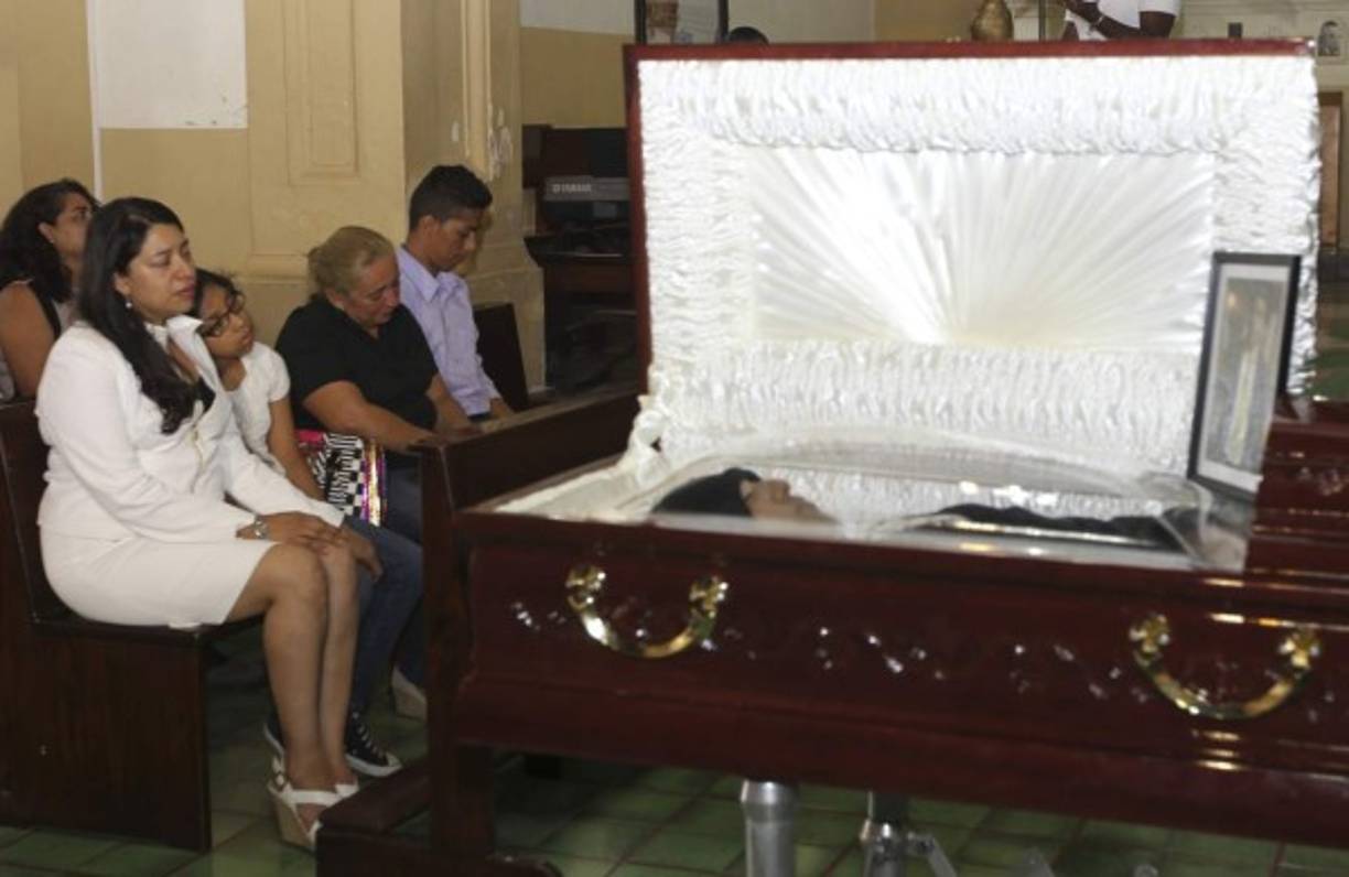 La jueza Julissa Aguilar dice que su esposo no merecía morir en la manera en la que perdió la vida.