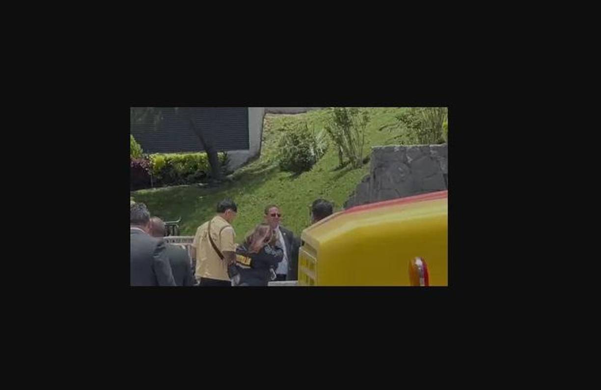 Carlos Salcedo, futbolista del Cruz Azul, se presentó a declarar ante la Fiscalía General de Justicia del Estado de México por el caso de asesinato cometido contra su hermana, Paola.