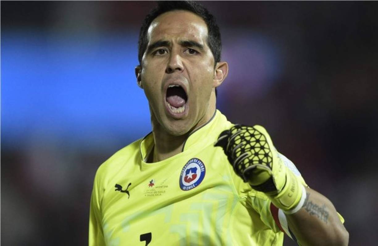 Claudio Bravo, el ángel bajo los tres palos de Chile.