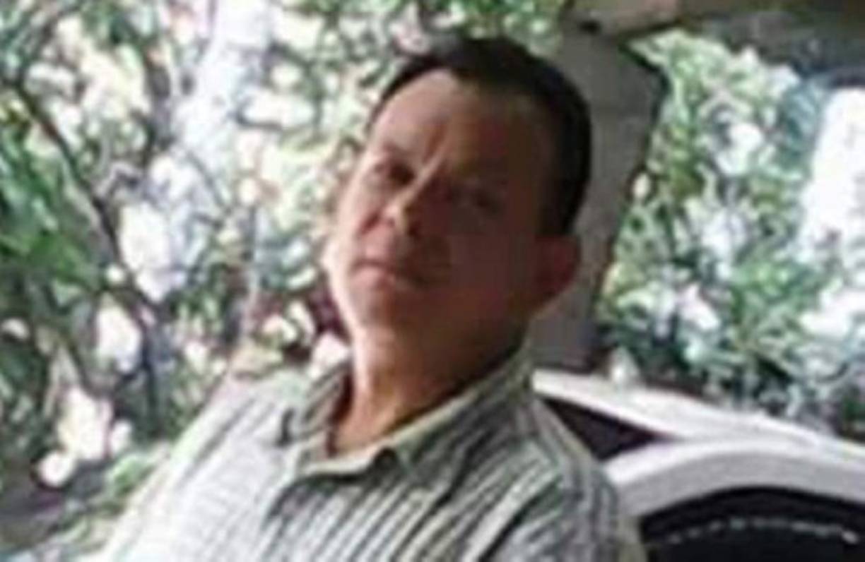 El regidor Jael Puerto, del municipio hondureño de Arenal, departamento de Yoro, fue asesinado hoy a tiros por hombres desconocidos, informó la Policía Nacional del país. Puerto, regidor del opositor Partido Liberal, murió a causa de las heridas de bala que recibió, según un informe preliminar de la Policía hondureña.