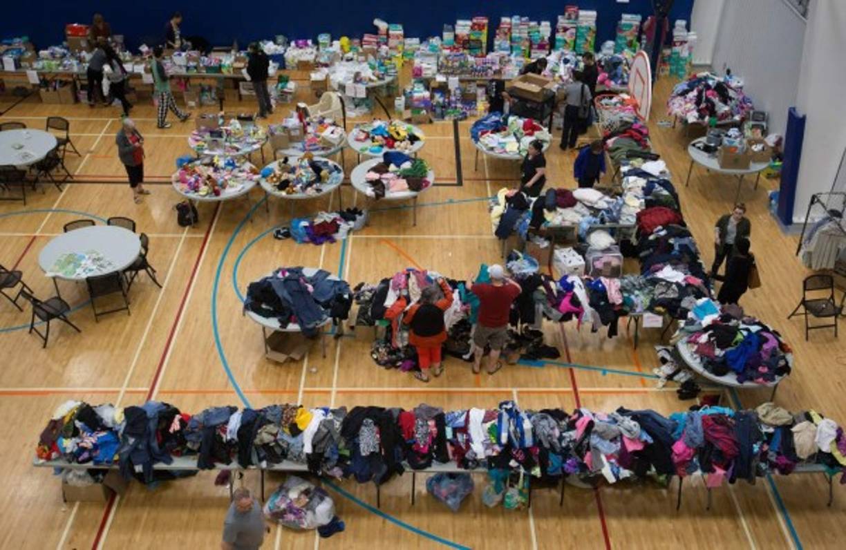 La ciudad, que es el epicentro del sector petrolífero canadiense, se ha convertido en una población fantasma a la que sólo tienen acceso los alrededor de 200 bomberos que están luchando para evitar la destrucción de hogares y edificios.