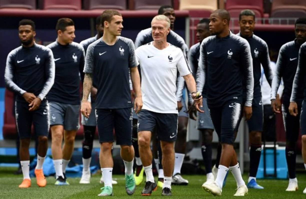 El seleccionador Didier Deschamps prepara un once temible para enfrentar a Argentina en octavos de final. Fotos AFP