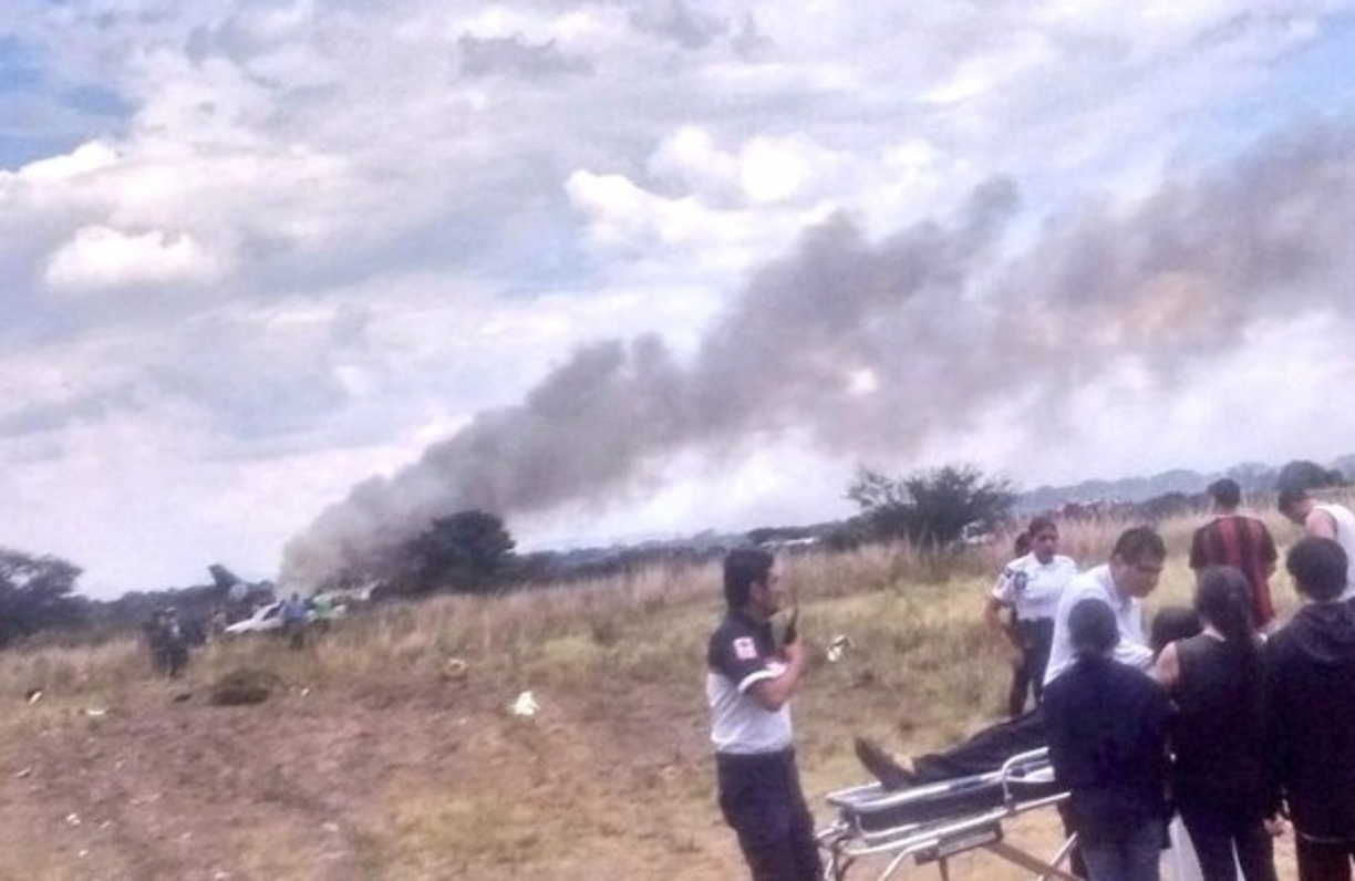 Medios locales reportan que algunos pasajeros pudieron salir de la aeronave por su propio pie.<br/>