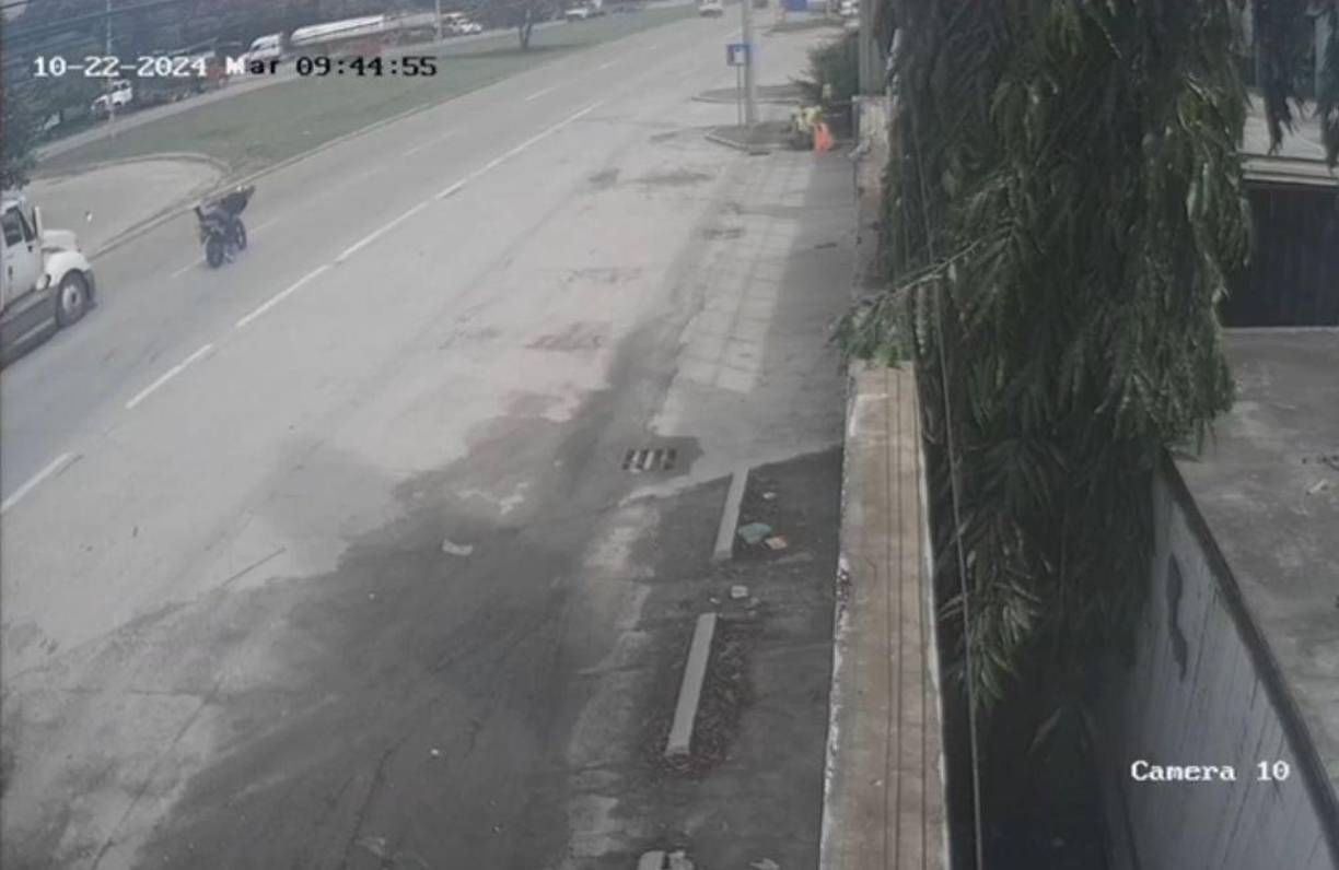 El trágico percance ocurrió a unos 300 metros del intercambiador que conecta el segundo anillo con el bulevar del norte de SPS. 