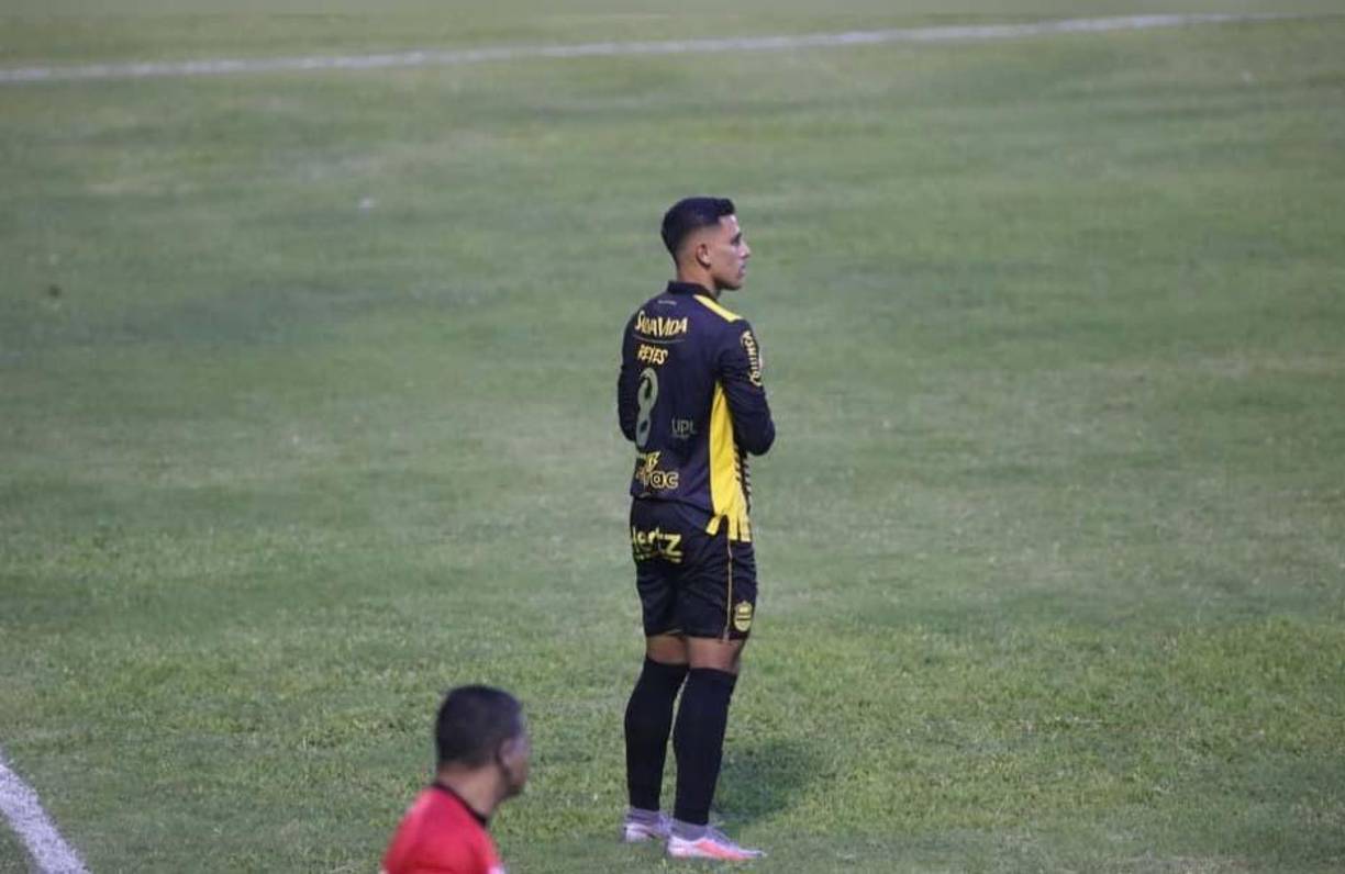 José Alejandro Reyes: Talentoso mediocampista zurdo del Real España que podría recibir una oportunidad en la Bicolor.