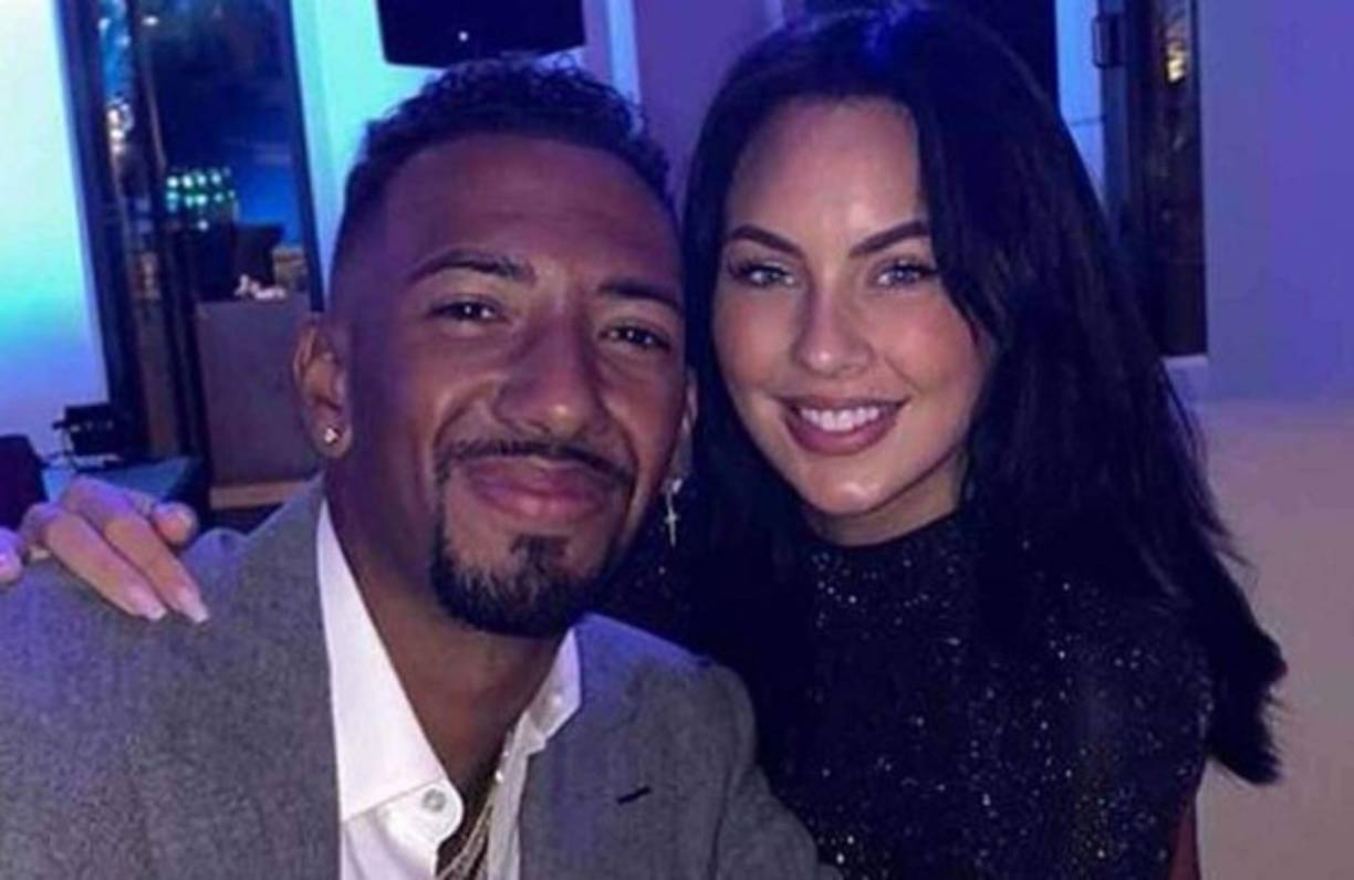 Kasia Lenhard apareció muerta en Berlín lo que ha obligado al central del Bayern Múnich a anticipar su regreso a Alemania desde Catar, donde el campeón de Europa disputará este jueves la final del Mundial de clubes.