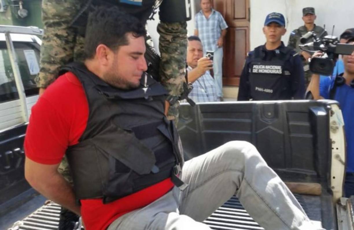 'Todo esto es una mentira. He mantenido la boca cerrada, ya que me arrestaron. Nunca me confesé o he dicho nada acerca de los asesinatos', asegura Plutarco Ruiz.