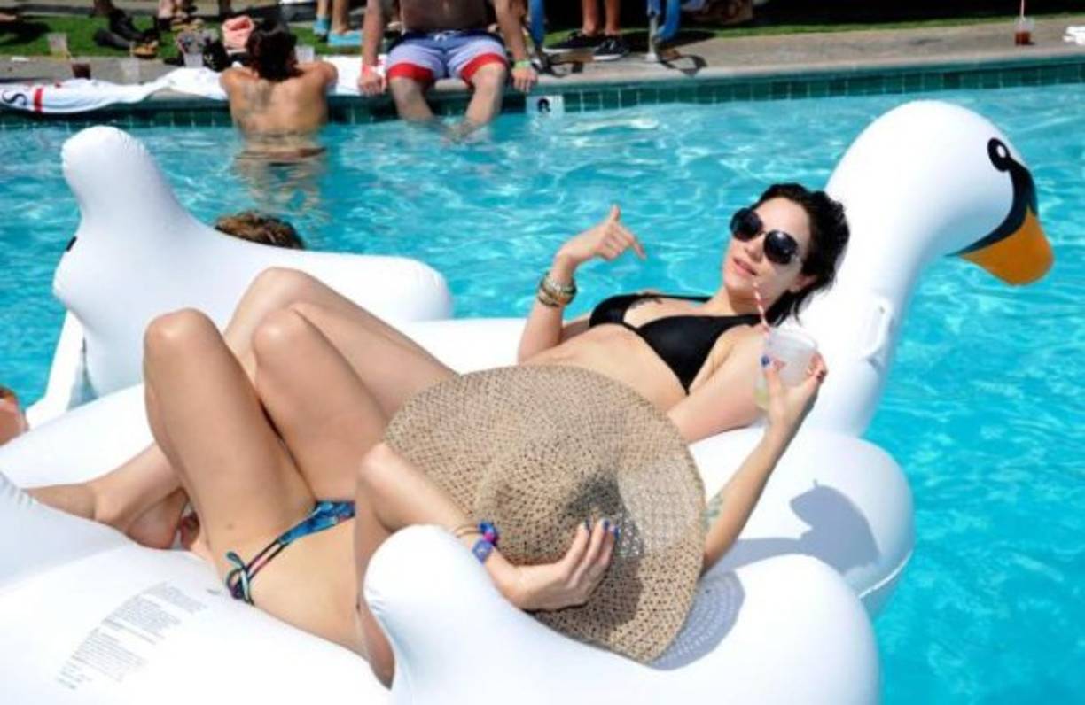 Katharine McPhee también quiso presumirlo.