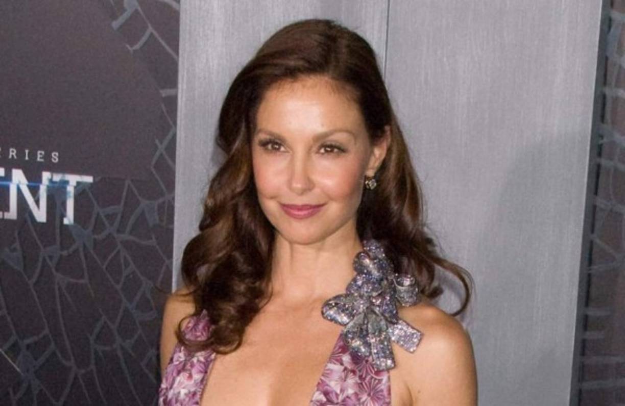 Ashley Judd: La actriz estadounidense declaró en su libro “All That Is Bitter & Sweet” que pensó en suicidarse más de una vez y además, que pasó algún tiempo internada en una clínica para superar una difícil depresión.
