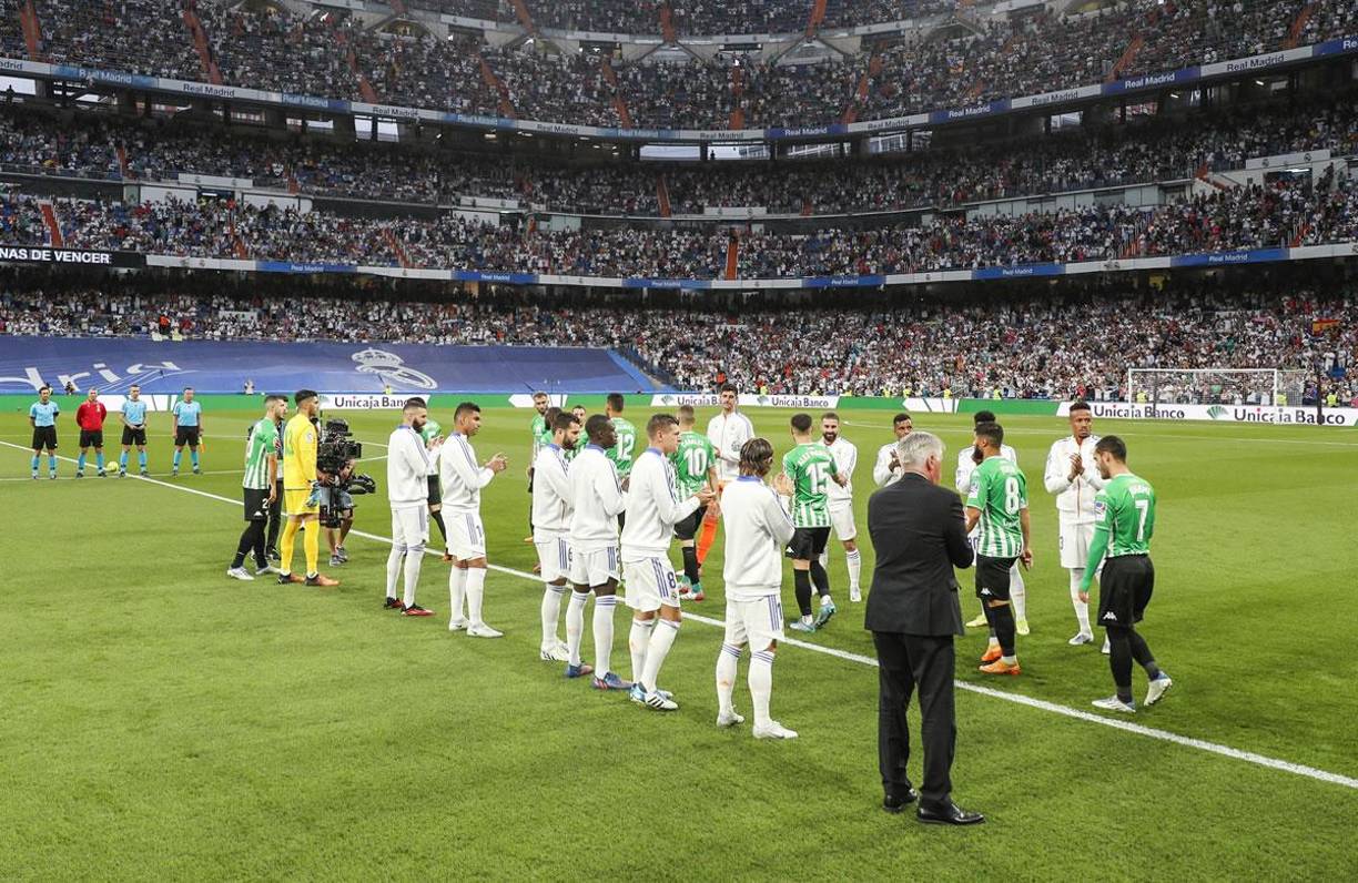 El Real Madrid le hizo pasillo al Betis por haber ganado el título de la Copa del Rey.