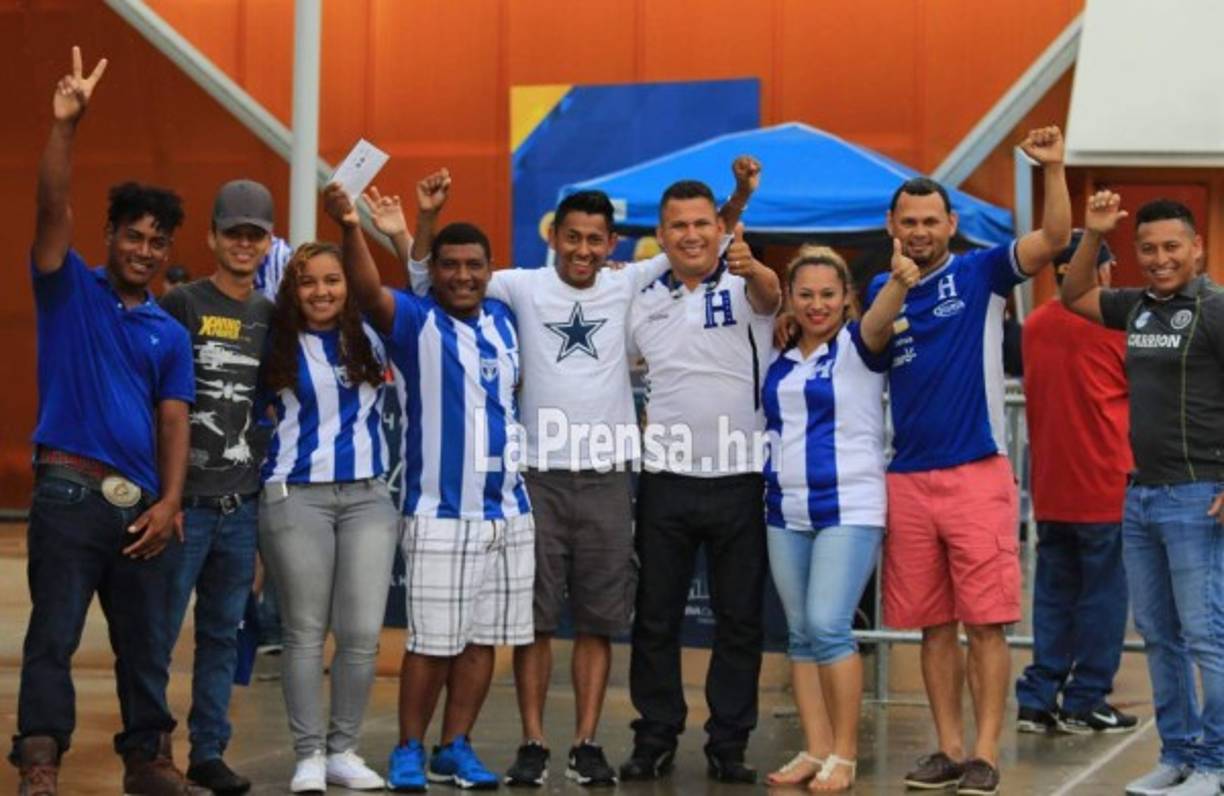 Los anafres y el olor a carne asada en las afueras predomina.