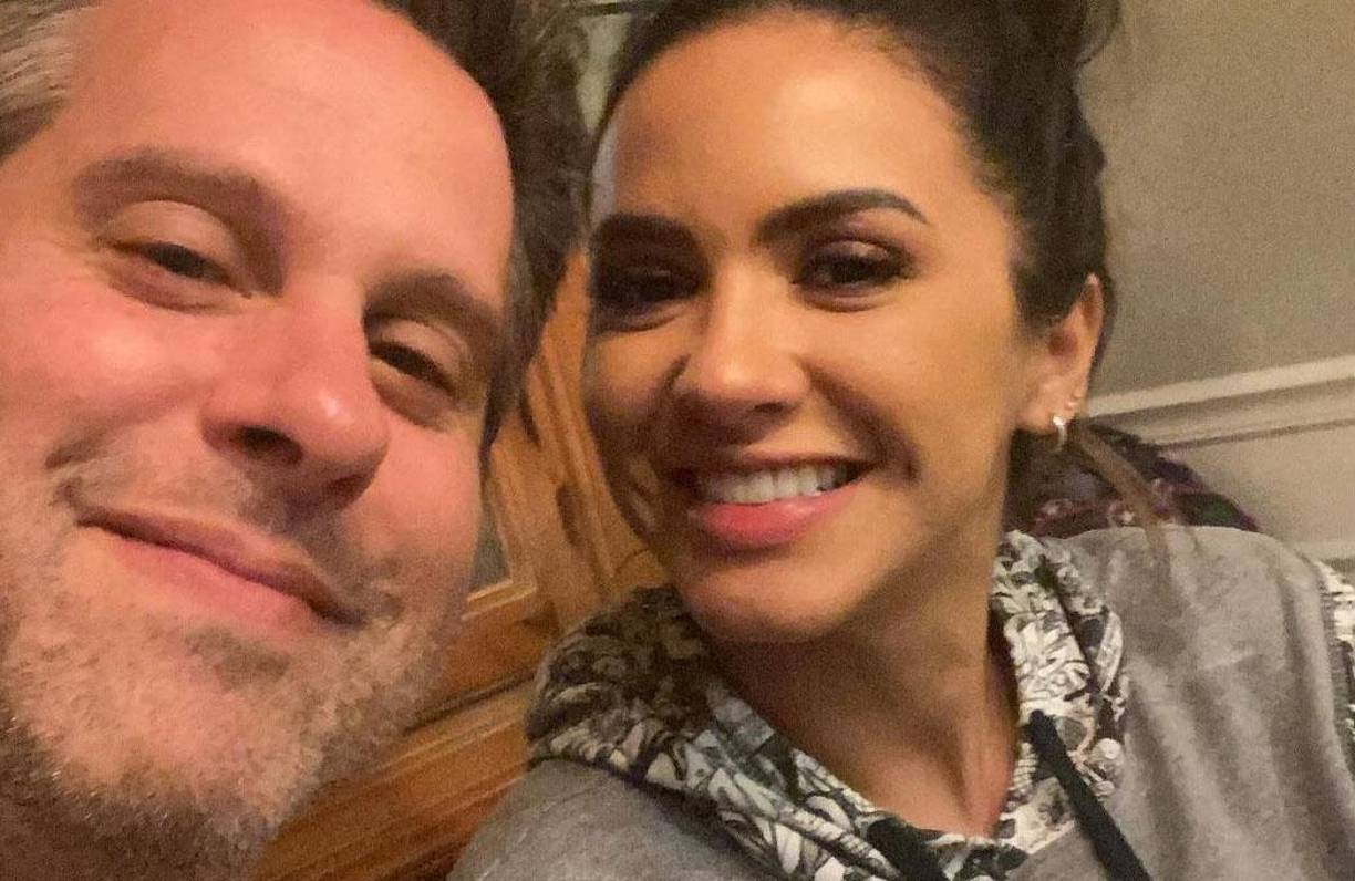 Copán siguió con sus palabras de despedida para Ana Jurka: “ Es una mujer a quien admiro profundamente, nadie le regaló nada, todo lo buscó, todo se lo ganó gracias a su talento, a su disciplina y su capacidad para superarse a sí misma día con día”, puntualizó.