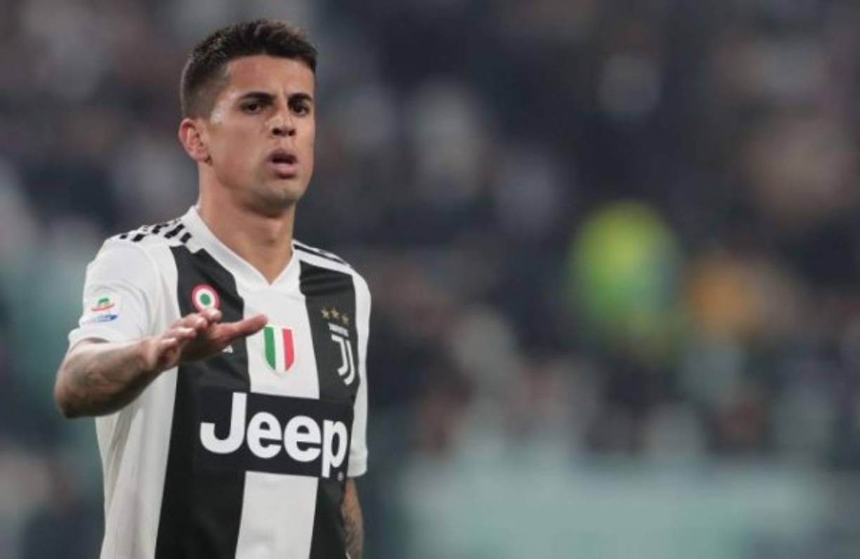 Manchester City y Bayern Munich competirán por Joao Cancelo, lateral derecho portugués de la Juventus de Turín. Parece que el City ofrece por él 54 millones de euros.