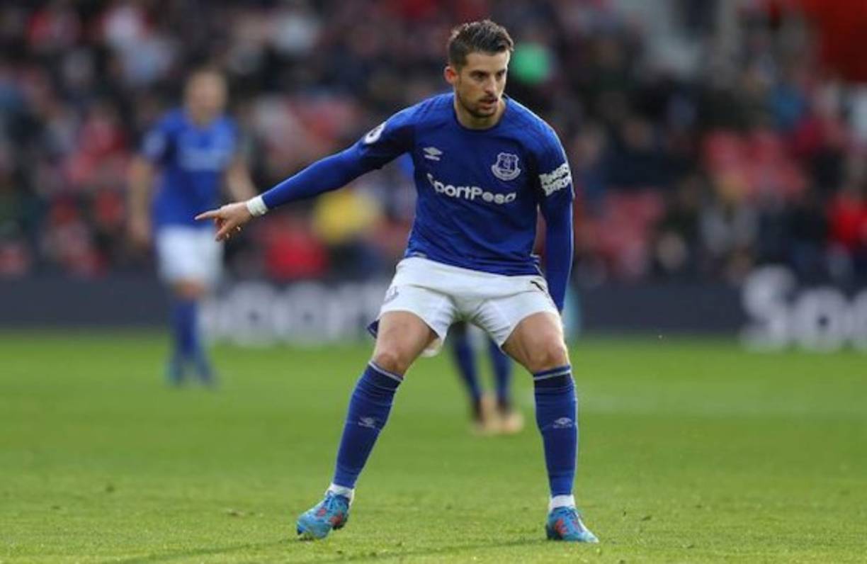 La Fiorentina informó este sábado del fichaje del delantero belga Kevin Mirallas procedente del Everton, que se incorporará a la plantilla 'viola' en calidad de cedido con opción de compra al término de la campaña.