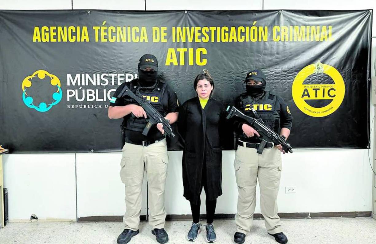 Fue capturada el 29 de noviembre de 2023 por agentes de la Agencia Técnica de Investigación Criminal.La Fiscalía indica que Medina efectuó 38 retiros del BCH sin cumplir con los protocolos que establecen los procedimientos del Ministerio Público. 