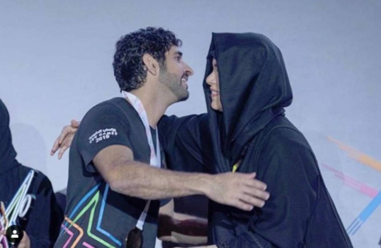 Sheikha Latifa bint Mohammed, ministra de cultura y artes de Dubái, felicito al joven príncipe por su matrimonio, afirmando que 'la nación se regocija' con las noticias de la boda real.