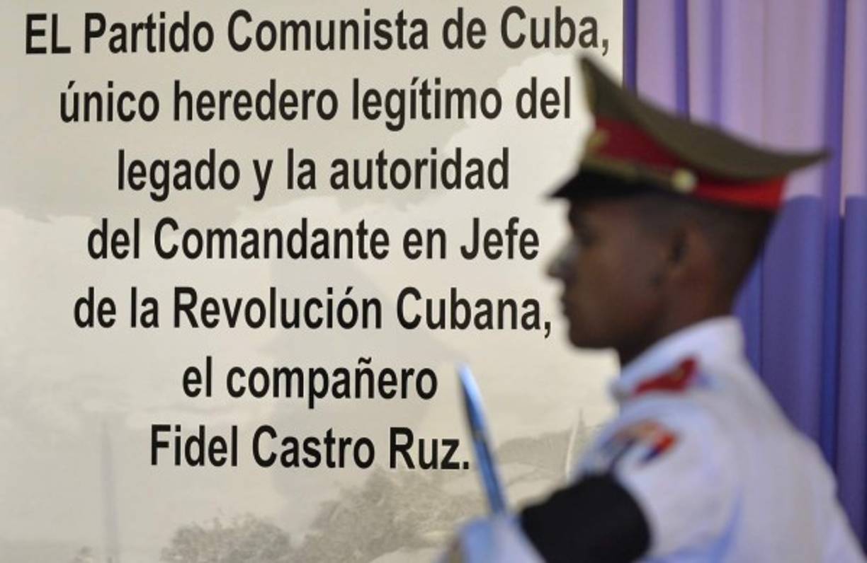 El homenaje en la Plaza de la Revolución se extenderá hasta el martes.