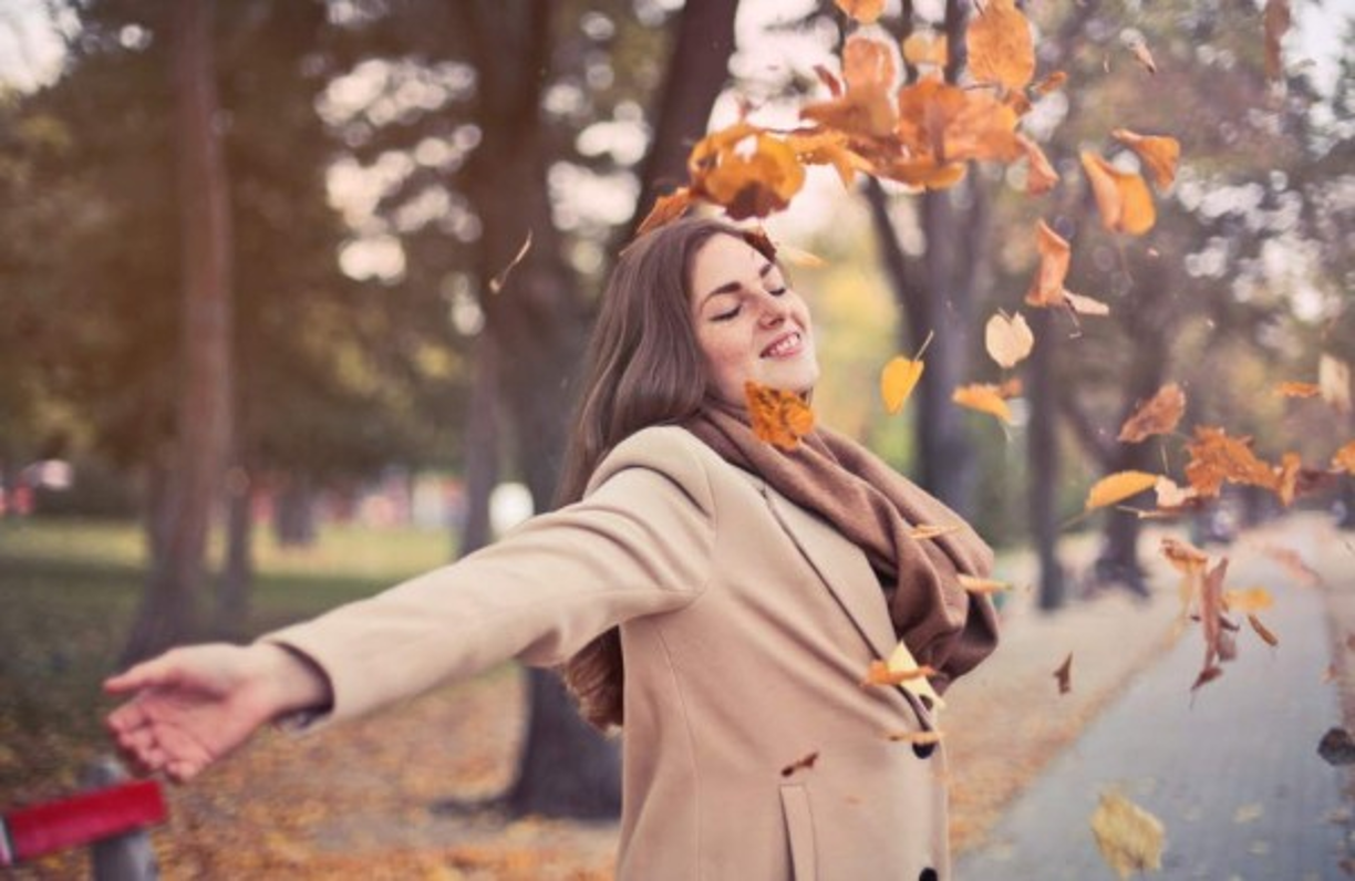 Si elegiste la tercera pluma, eres una persona muy independiente, te gusta arriesgarte y tratar de lograr lo que se venga, a pesar de que puedes caer, logras levantarte fácilmente, y no le tienes miedo a eso que le llaman fracaso, sabes que de allí lo único que sale son grandes experiencias y mucha sabiduría.<br/>