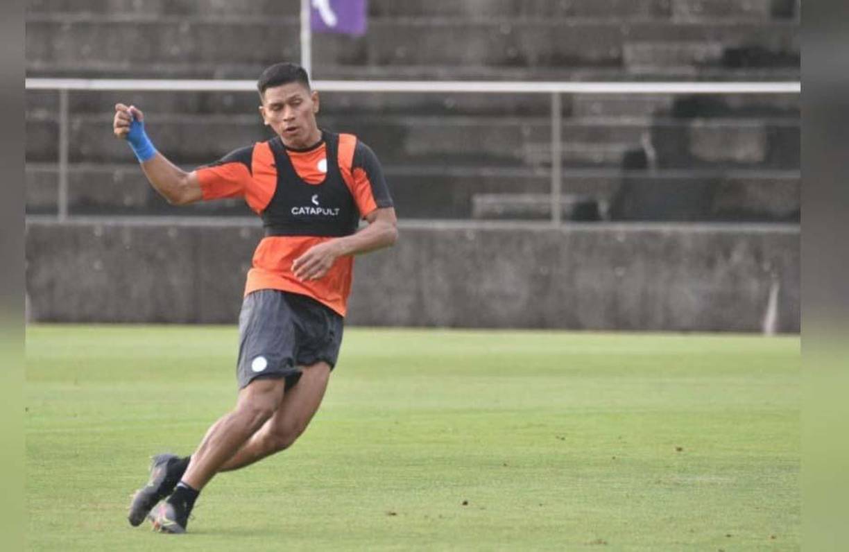 Bryan Moya: Delantero hondureño del 1 de Agosto de Angola que será bloqueado y seguramente formará parte de la Bicolor para los juegos de noviembre.