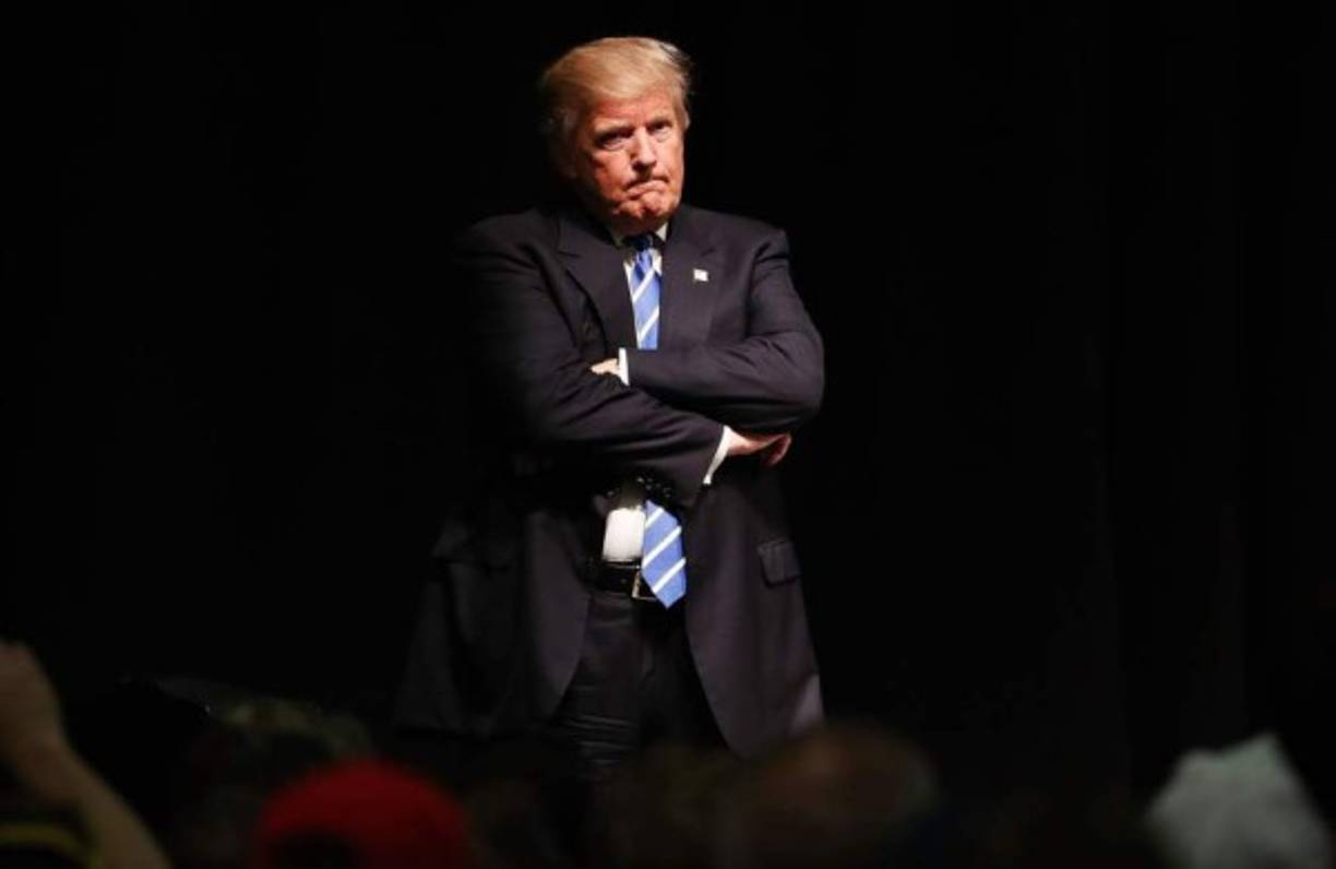 La fortuna del magnate estadounidense Donald Trump, candidato republicano a la Casa Blanca, asciende en la actualidad a unos 3.700 millones de dólares, mientras que sus deudas superan los 1.130 millones, según publica hoy la revista Forbes.