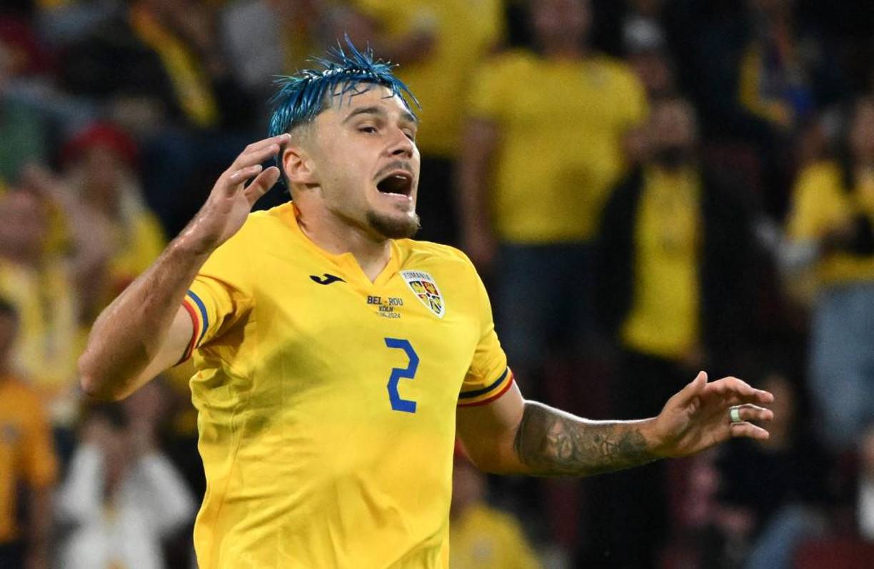 El Genoa de Italia ha puesto sus ojos en Ratiu, lateral derecho que actualmente disputa la Eurocopa con Rumania. El jugador milita en el Rayo Vallecano, que se llevó el 50% de su pase por algo más de 500 mil euros. La otra mitad del futbolista pertenece al Villarreal. Su valor ronda los dos millones de euros.
