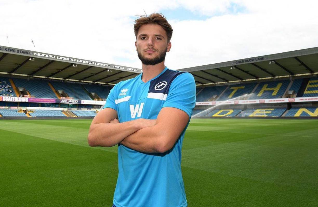 Según la prensa montenegrina, Sarkic se sintió mal mientras estaba en su piso en Budva, en Montenegro.