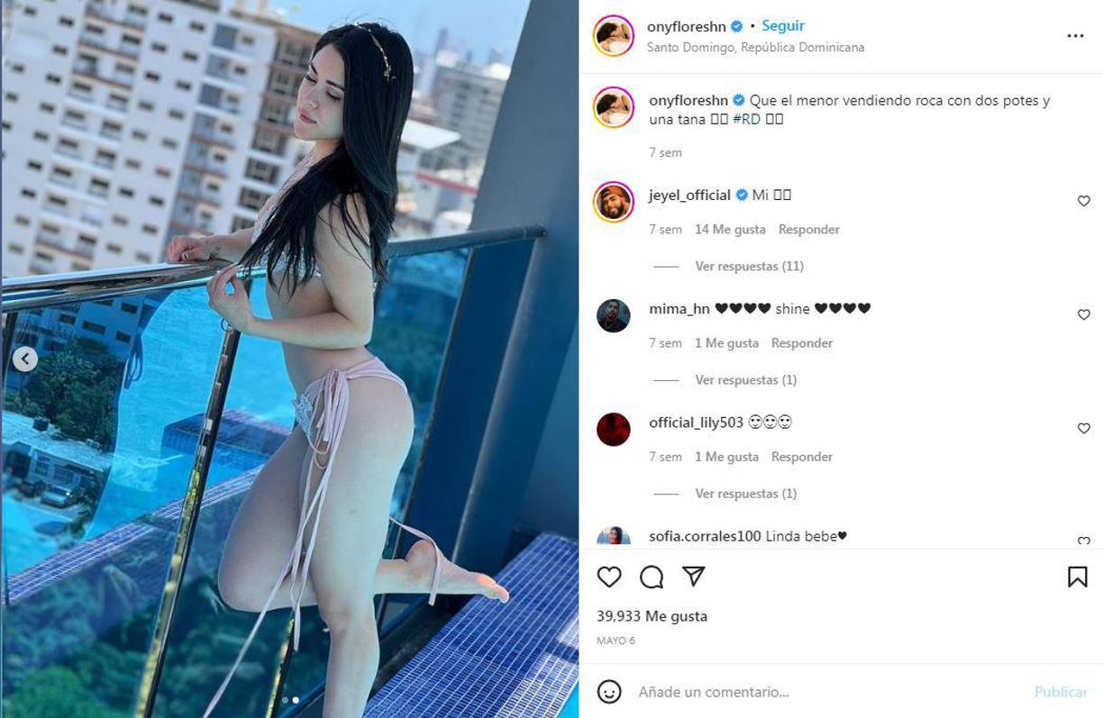 Fue en mayo cuando Ónice Flores compartió varias fotos y videos de su visita a República Dominicana, país de origen de Jeyel. El cantante le comentó las fotos con la frase “Mi reina”, y Ónice le respondió con emoticones de corazón.