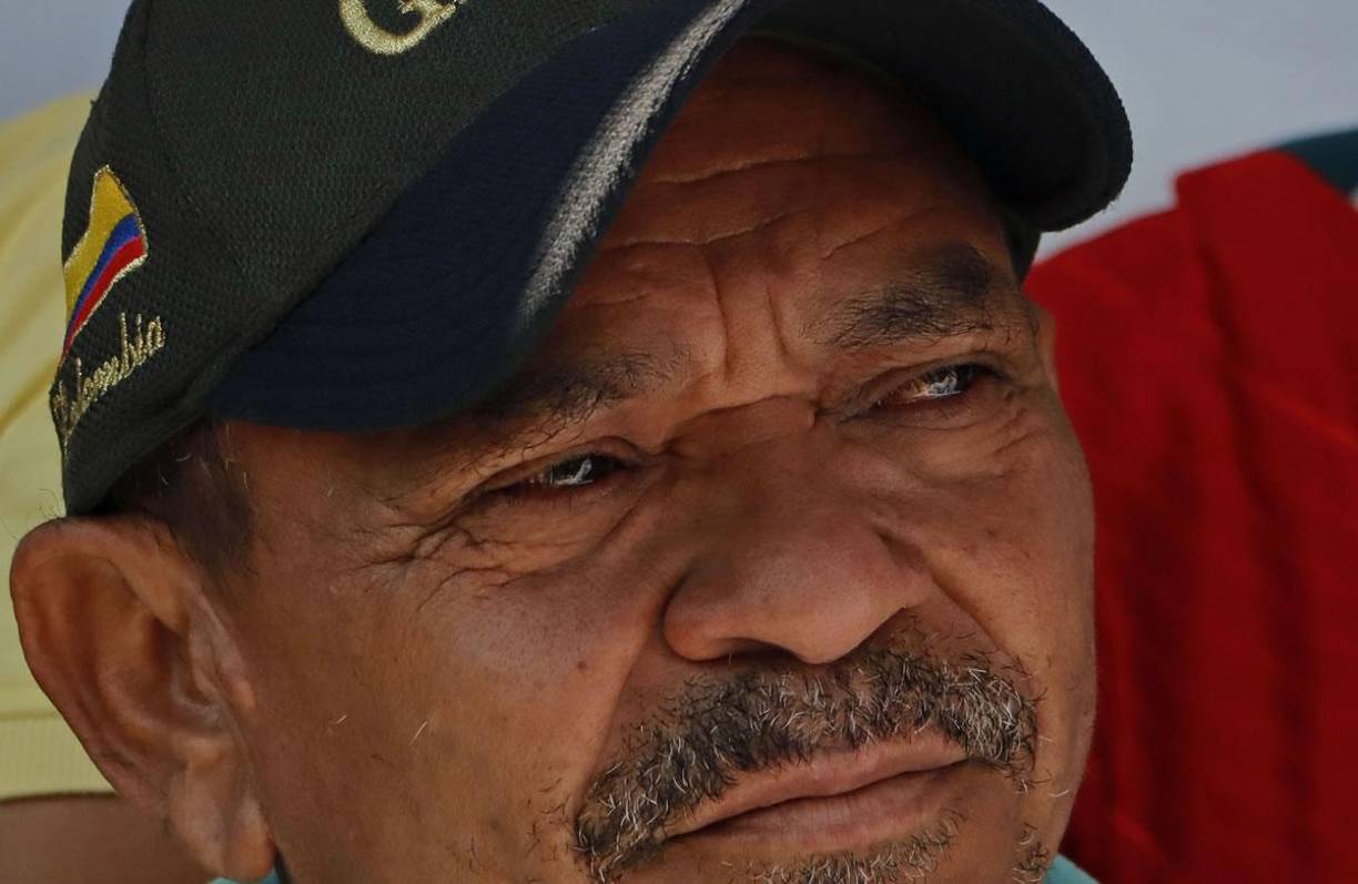 El padre de Luis Díaz se mostró emocionado tras ser liberado y no pudo contener el llanto ante los medios.