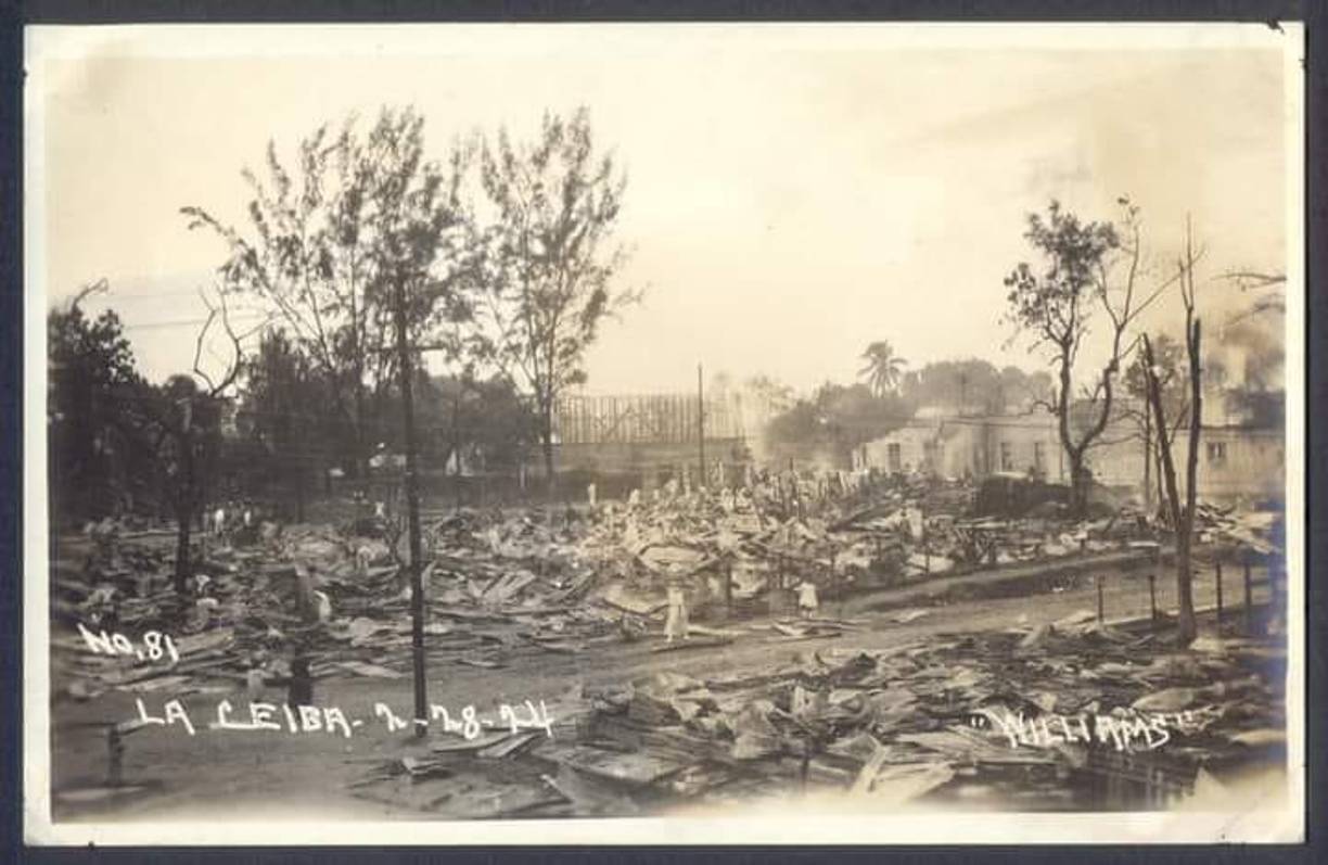 A finales de febrero La Ceiba fue arrasada por un pavoroso incendio provocado por gerras políticas. 