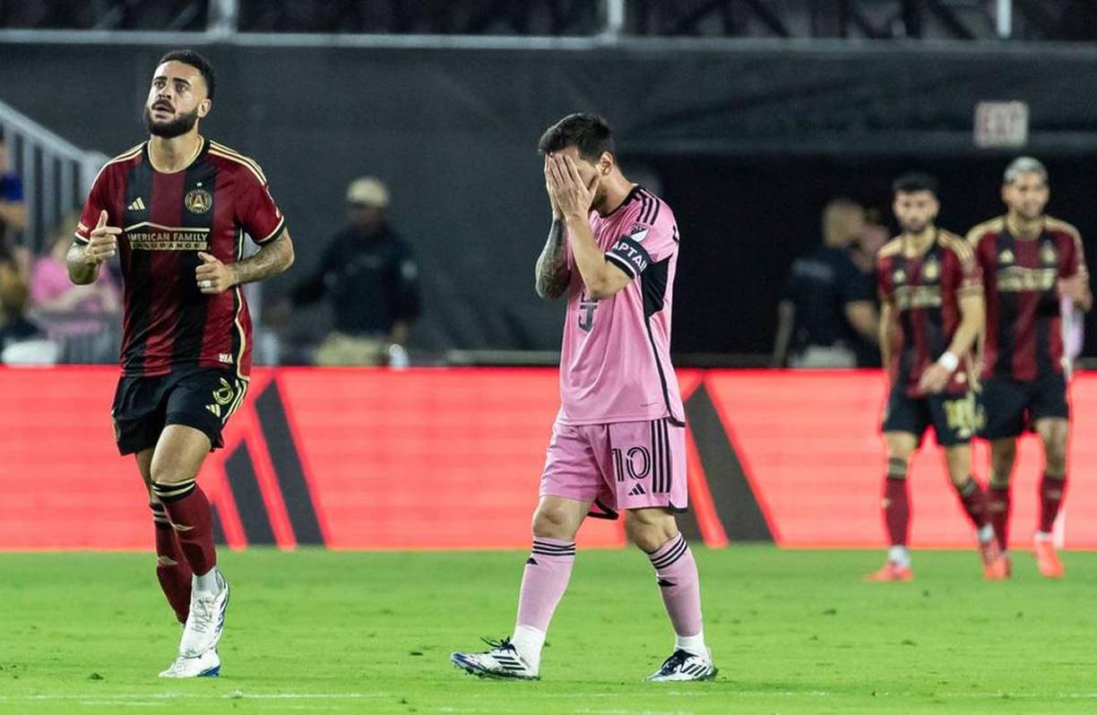 El lamento de Messi tras uno de los goles del Atlanta United que eliminó al Inter Miami.