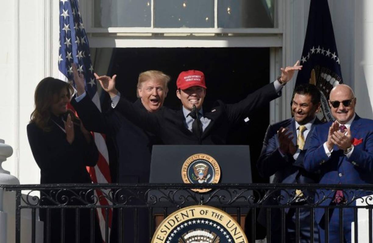 El nombre de Kurt Suzuki se convirtió en tendencia mundial en Twitter tras el insólito gesto del mandatario estadounidense.