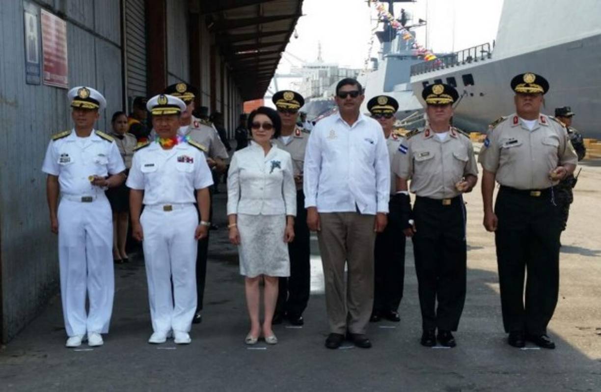 La población podrá visitar el Buque Naval el día viernes 27 de 9:00 am a 4:30 pm.