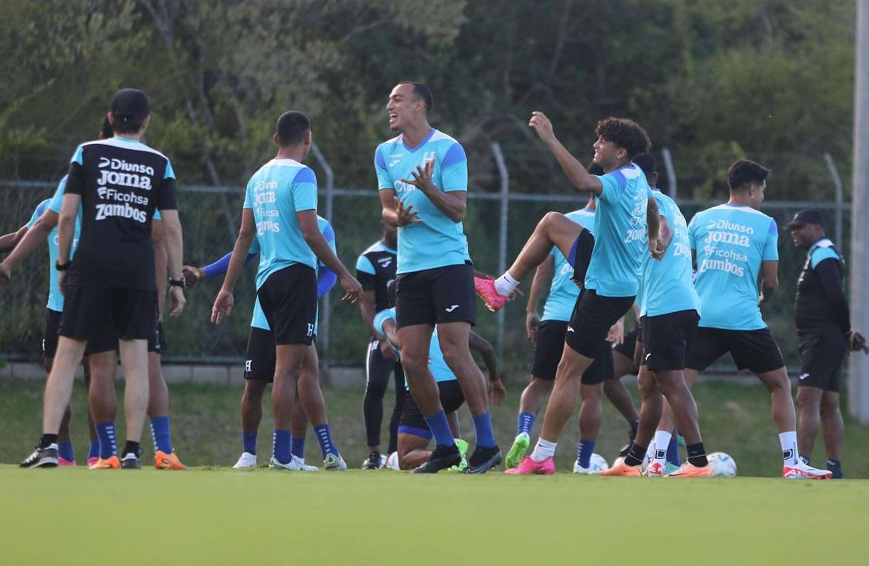 Devron García tampoco paró de reírse en este penúltimo entreno previo al duelo ante Granada por la jornada 2 de la Nations League de la Concacaf.