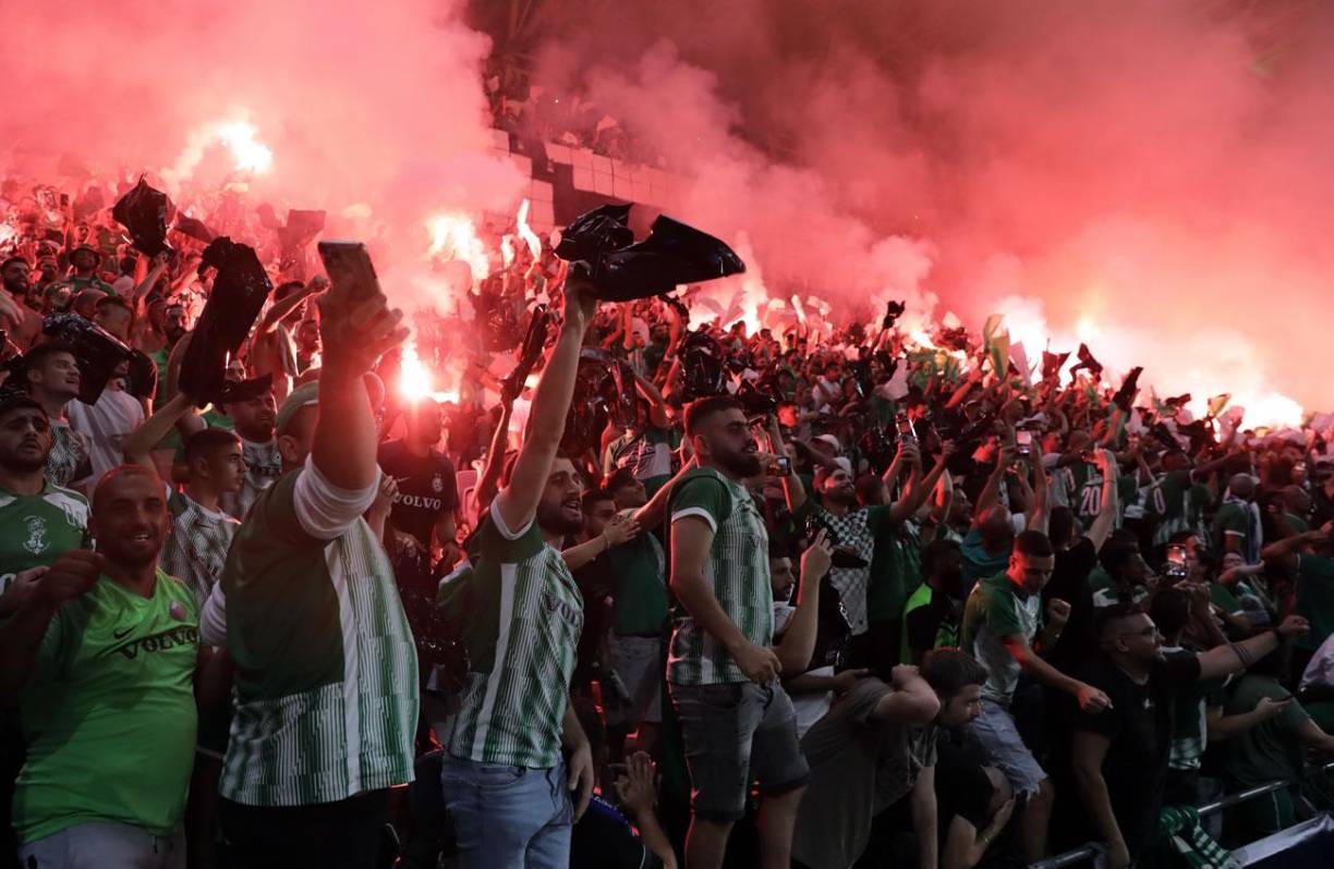 El espectacular ambiente que se vivió en el estadio Sammy Ofer con el partido del Maccabi Haifa contra el París Saint Germain (PSG).