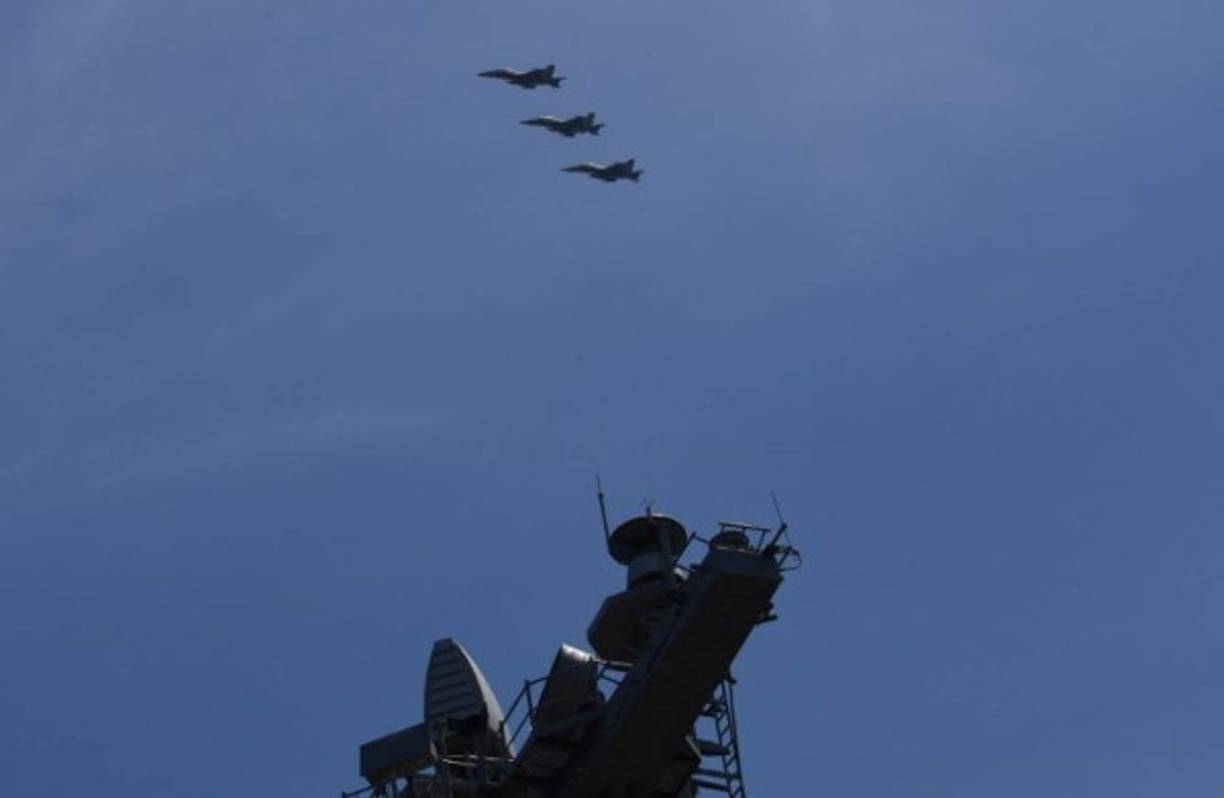 El despliegue del USS Harry S. Truman junto con su flotilla rumbo al Mediterráneo aumenta las posibilidades de un inminente ataque contra Siria antes del fin de semana, en respuesta de EEUU hacia un supuesto ataque químico que supuestamente ejecutó el Gobierno de Bachar al Asad el sábado contra la localidad siria de Duma.