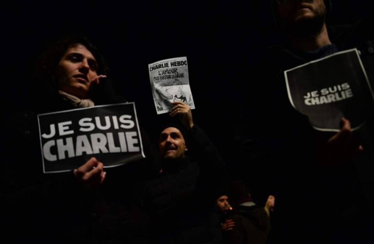 El presidente anunció igualmente que las banderas serán puestas a media asta en los edificios oficiales durante tres días.