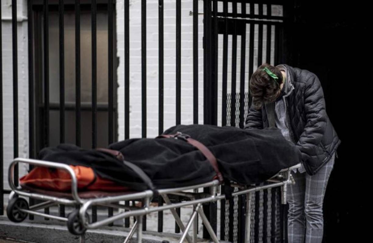 PAÍSES MÀS GOLPEADOS POR EL CORONAVIRUS<br/><br/>La cantidad de muertos en Estados Unidos, que registró su primer deceso vinculado al virus a principios de febrero, asciende a 71,982. El país registró 1,214,572 contagios. <br/><br/>Después de EEUU, los países más afectados son el Reino Unido con 30,076 muertos y 201,101 casos, Italia con 29,684 muertos (214,457 casos), España con 25,857 muertos (220,325 casos), y Francia con 25,809 muertos (174,191 casos).