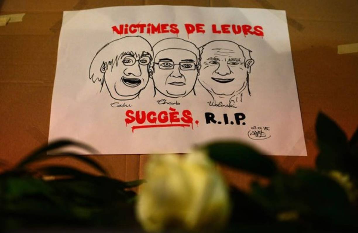 Buena parte de la concentración de celebró en silencio, aunque finalmente se produjeron numerosos gritos de “Charlie, Charlie”, “Somos Charlie” y “Libertad de expresión”. Un gran luminoso con las palabras “Not Afraid' (Sin miedo) fue exhibido entre la multitud.