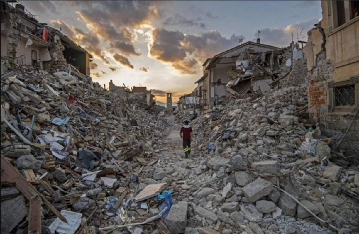 Italia. Terremoto en amatrice. Más de 200 muertos y casi 400 heridos dejó en agosto un temblor de 6.2 en la ciudad de Amatrice en el centro de Italia. El sismo destruyó gran parte de la localidad que contaba con poco más de 2,600 habitantes.