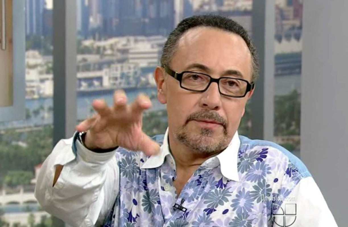 Fernando Arau Corona es un actor, cómico, mimo, escritor, director y músico mexicano formó parte del elenco de Despierta América. Tras su salida no se ha podido consolidar en ninguna otra cadena. <br/><br/>Actualmente solo está activo en sus redes sociales.