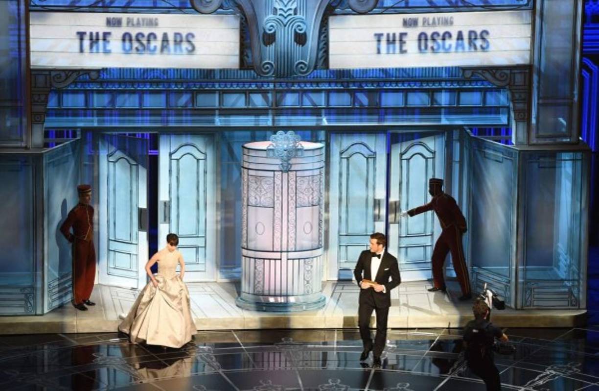 La escenografía de la premiación fue el diseño de un cine presentando los Premios.