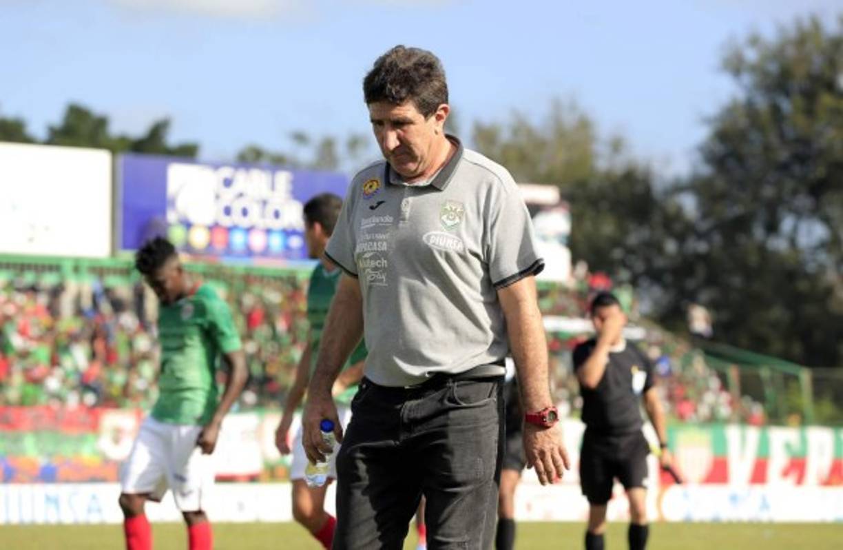 Héctor Vargas, cabizbajo al final del partido.