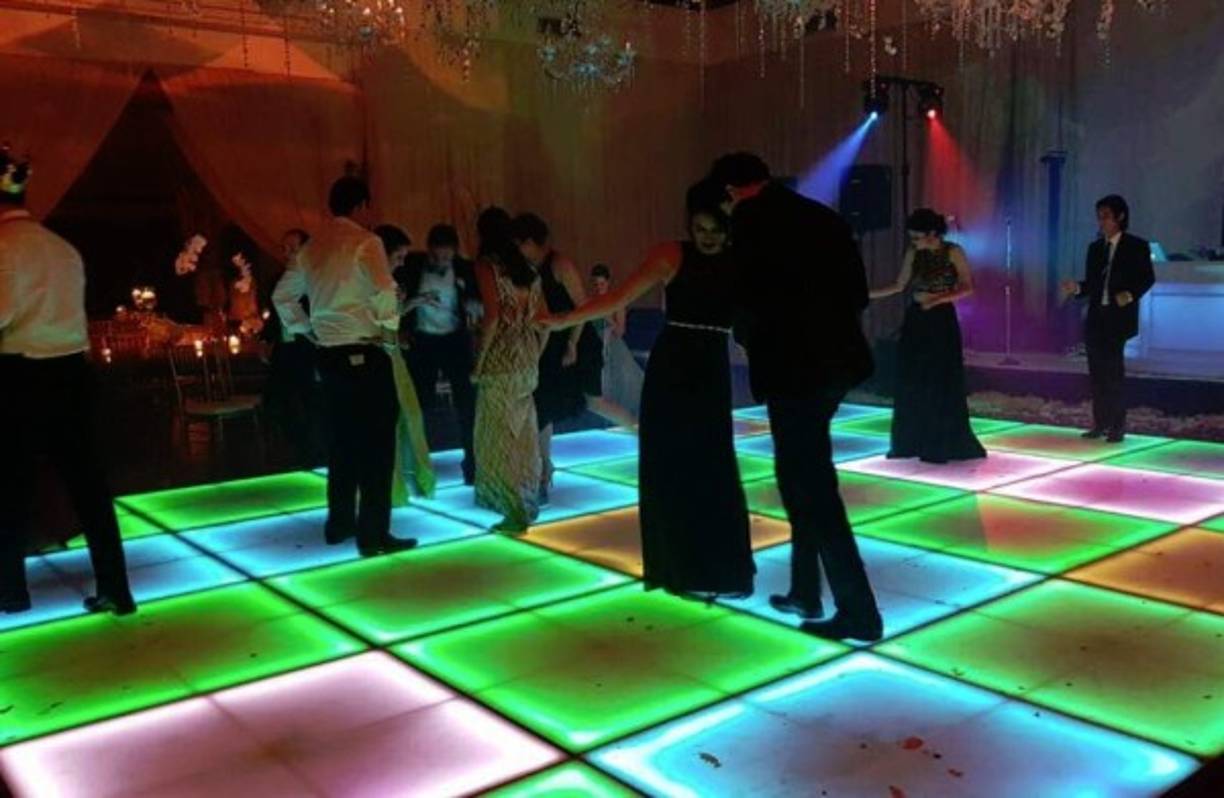 La abogada del expresidente Saca arremetió en contra de la Fiscalía General de la República (FGR) por arruinar la boda del hijo del ahora encarcelado.