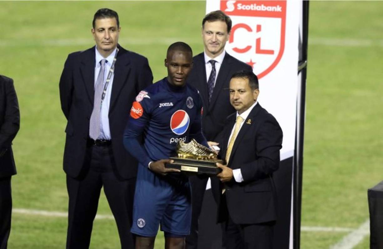 Rubilio Castillo conquistó el premio Bota de Oro de la Liga Concacaf.