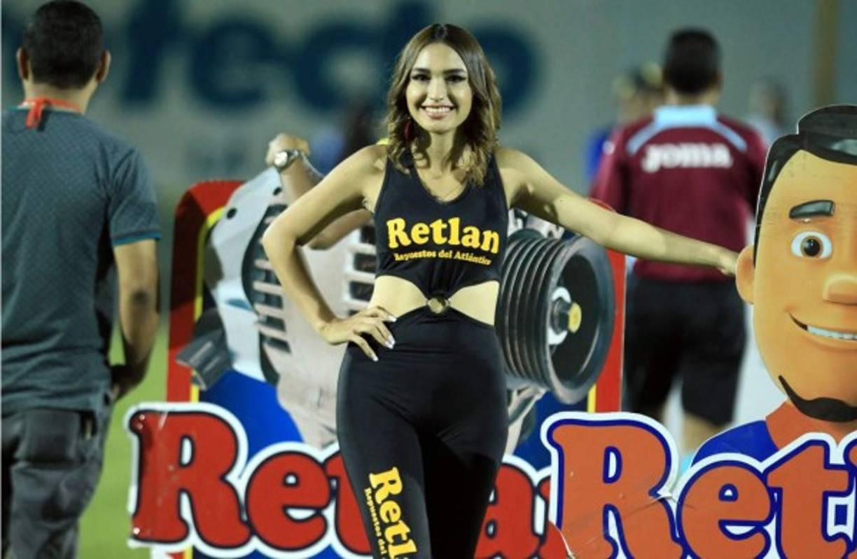 Ella adornó el cierre de la sexta jornada en el estadio Juan Ramón Brevé Vargas durante el juego Juticalpa-Olimpia.