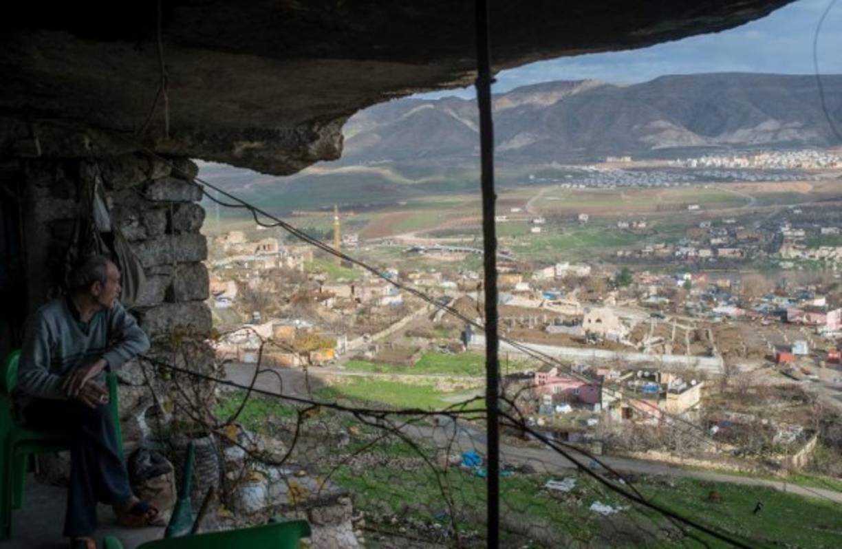 Su promesa era construir una 'nueva Hasankeyf' del otro lado del río, con departamentos amplios y un hospital moderno.<br/><br/>Pero hasta hoy solo hay pequeños edificios separados por caminos, en su mayoría, sin pavimentar.