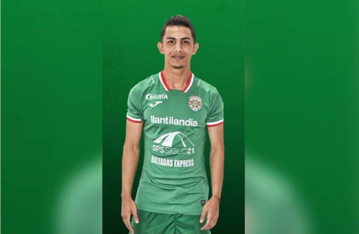 El mediocampista Víctor Berríos, tras ser dado de baja en el Marathón, se encuentra entrenando con el Honduras Progreso. El técnico Héctor Castellón confirmó que el joven jugador llegó recomendado por su hermano Mario Berríos.