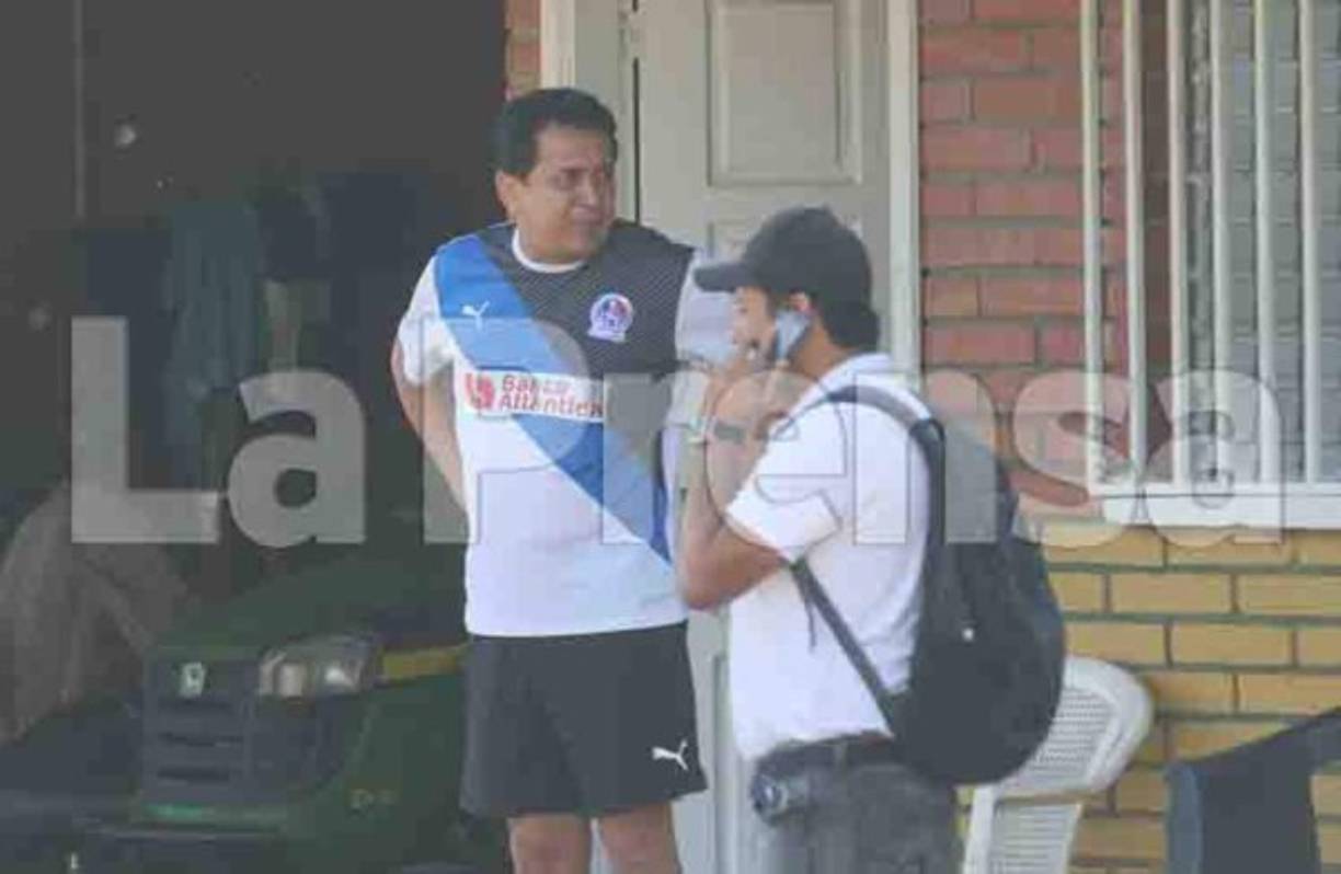 Nahún Espinoza indicó que tomará en cuenta a jugadores como Óscar Salas y Marcelo Canales, quienes fueron marginados por Carlos Restrepo.